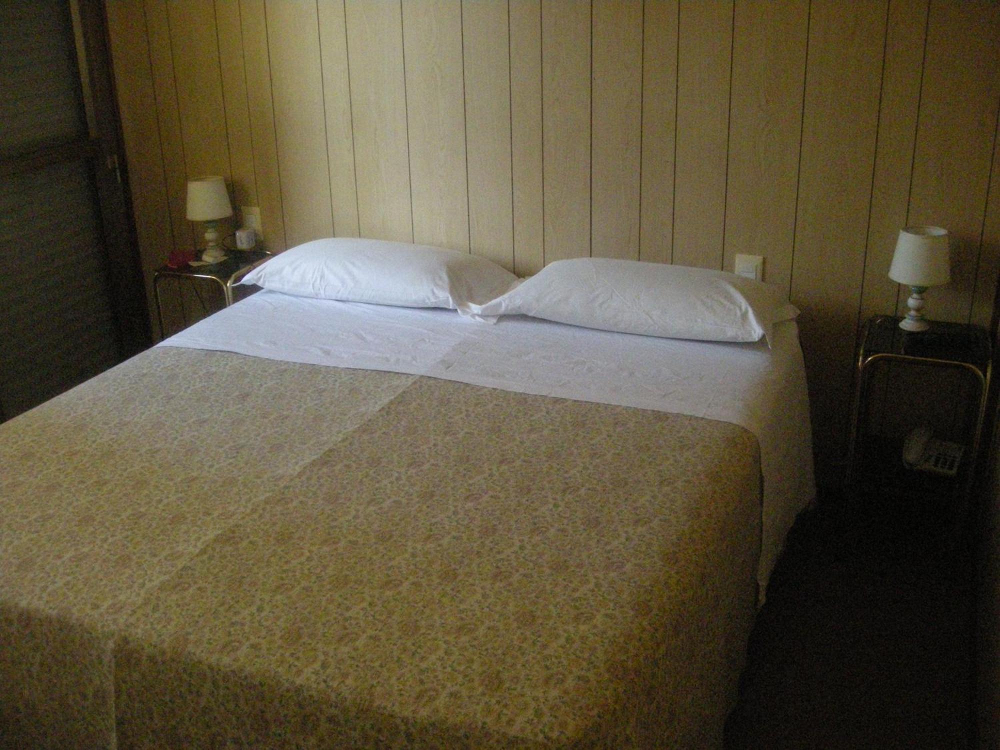 Albergo Nyers Perúgia Quarto foto