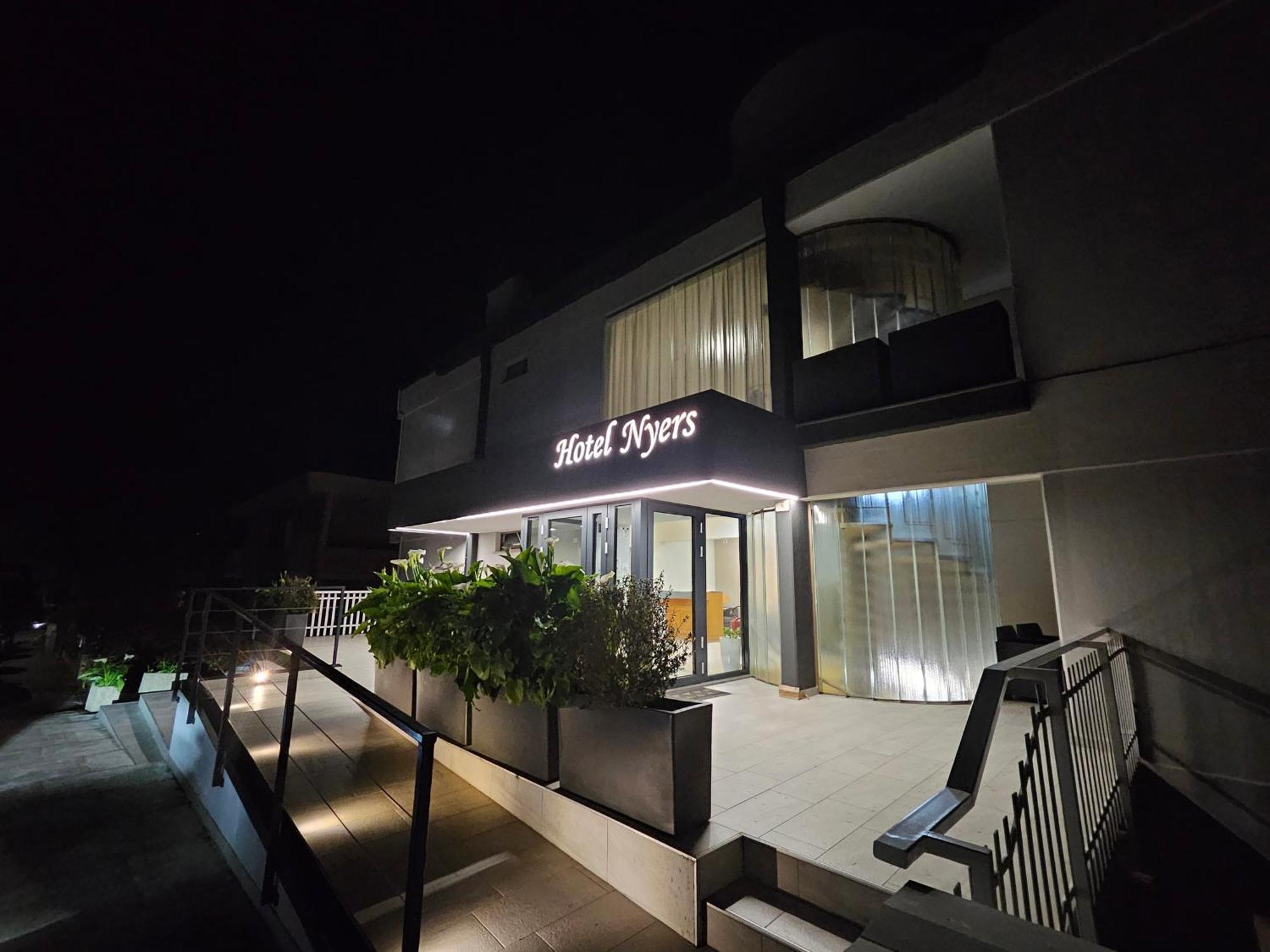 Albergo Nyers Perúgia Exterior foto