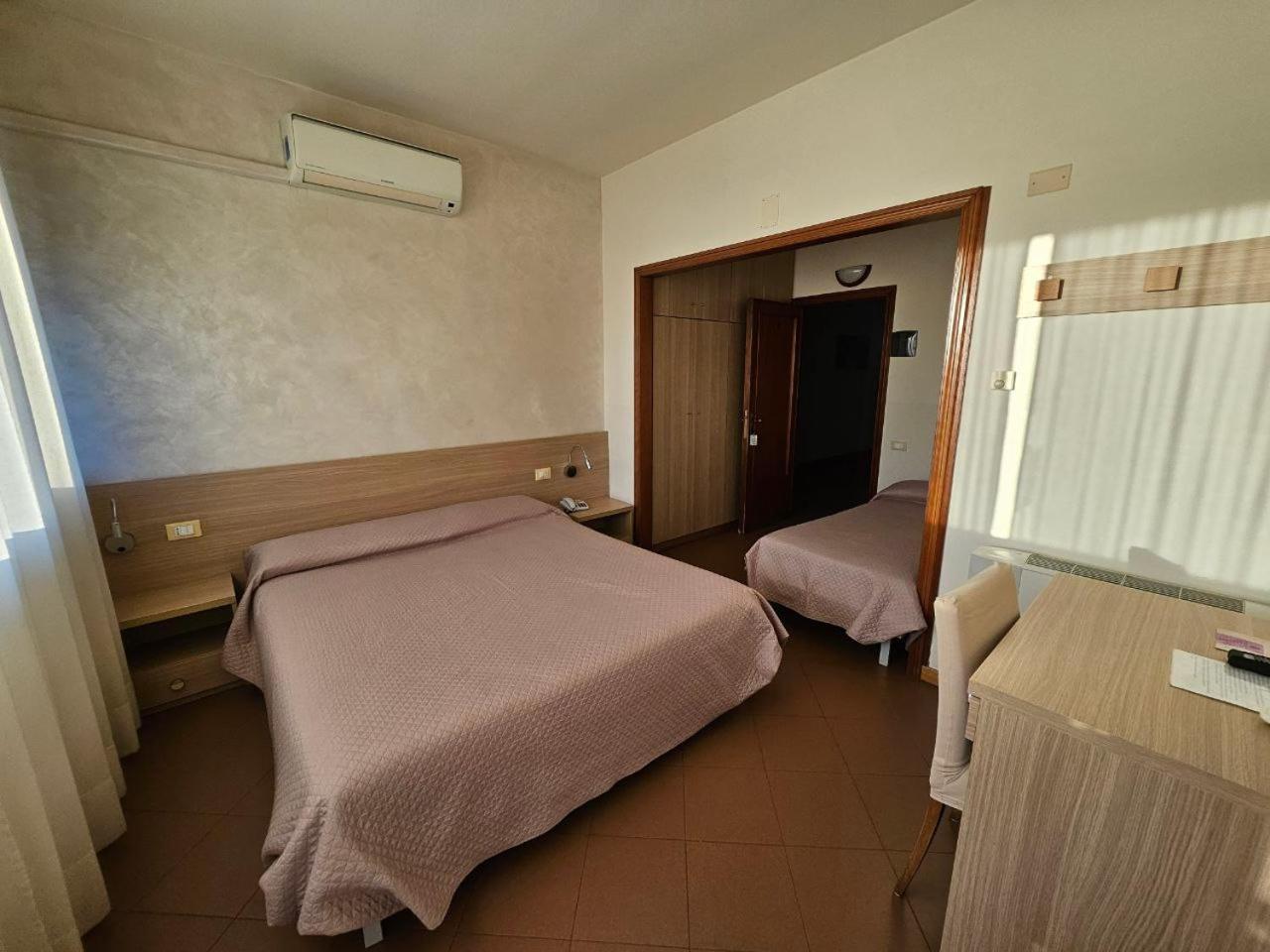 Albergo Nyers Perúgia Exterior foto