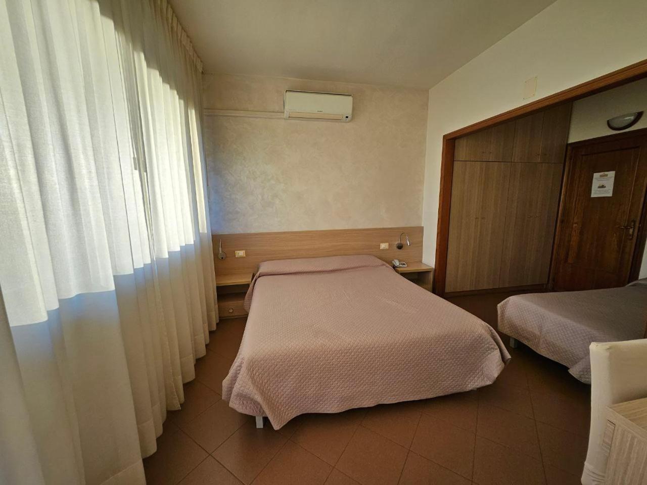 Albergo Nyers Perúgia Exterior foto